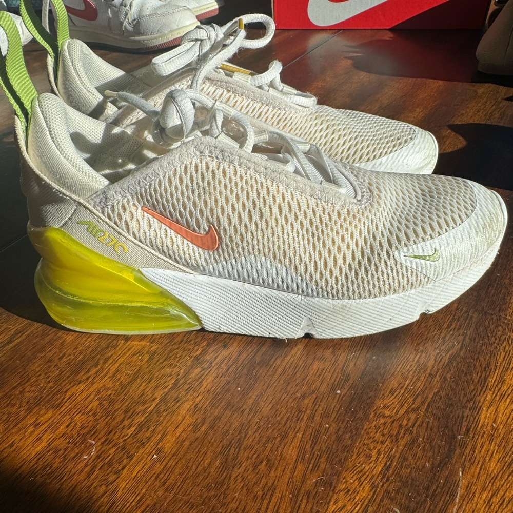 Nike Air Max 270